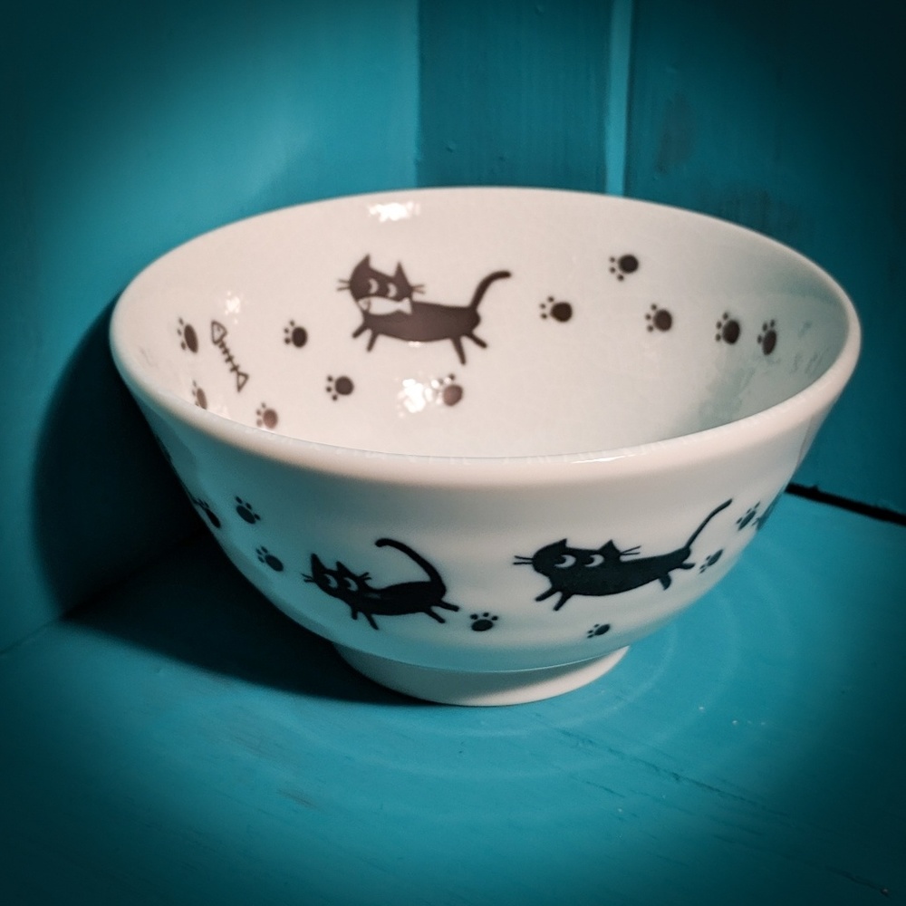 Black & white cat paw prints pet food water dish